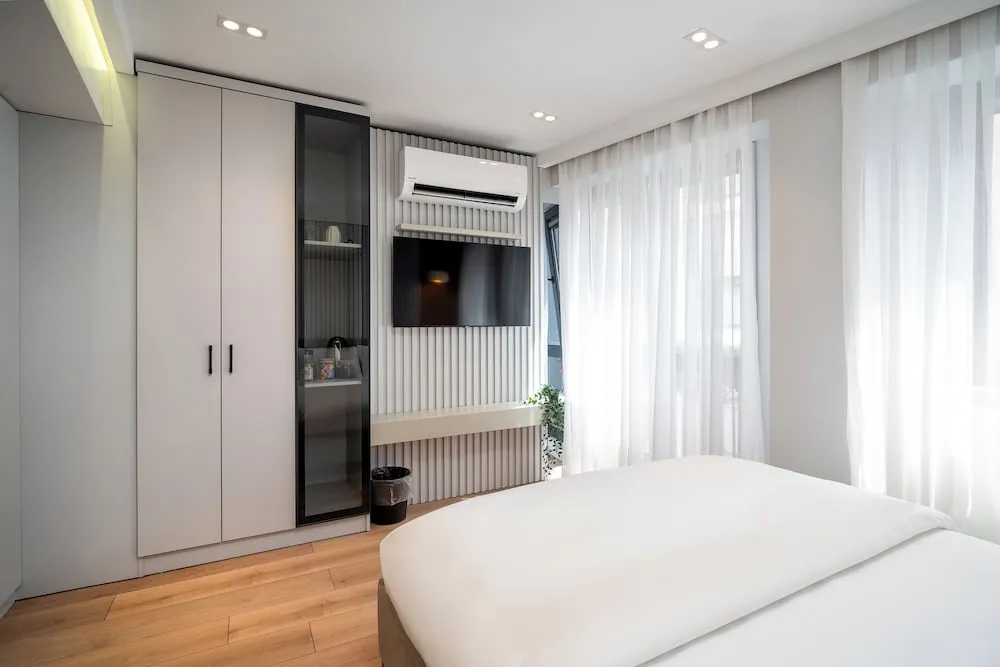 Deluxe Tek Büyük Yataklı Oda