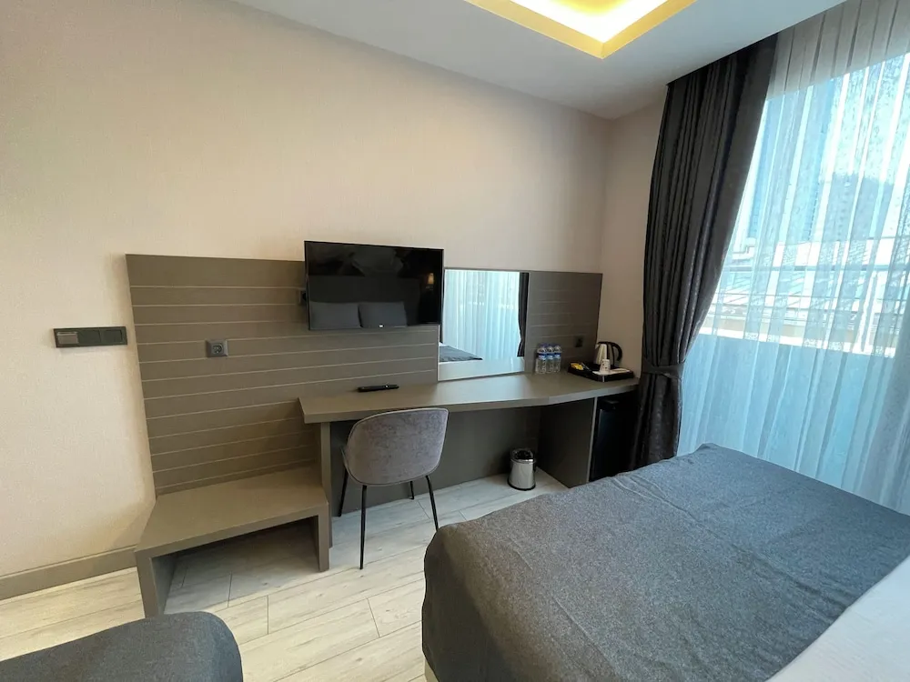 Üç Kişilik Oda, Özel Banyo, Şehir Manzaralı