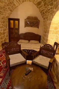 BEYT NAHRAYN KONAĞI