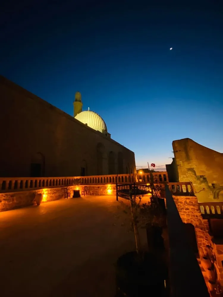 BEYT NAHRAYN KONAĞI