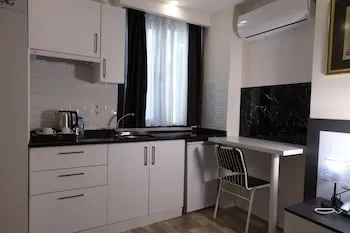 Askadar Çatı Otel