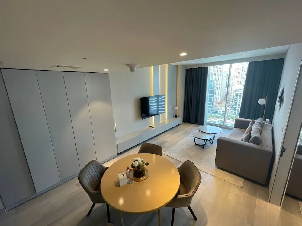 Elite Apart Daire, Marina Manzaralı