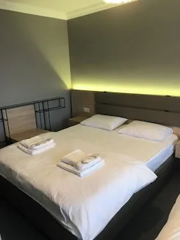 Ovit Hotel