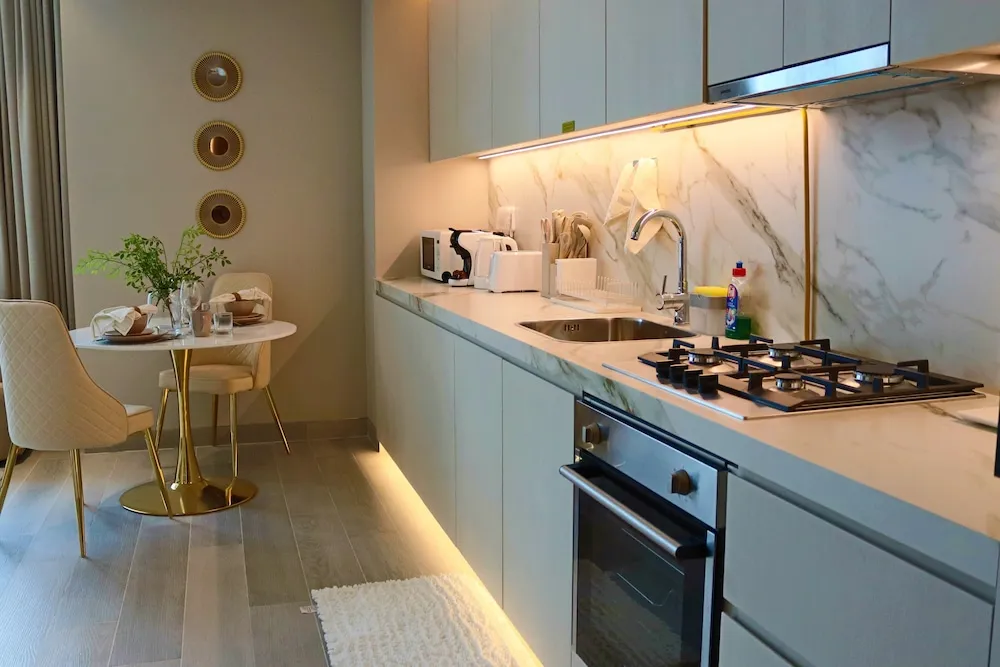 Premier Stüdyo, 1 Büyük (Queen) Boy Yatak, Havuz Kullanımı, Şehir Manzaralı