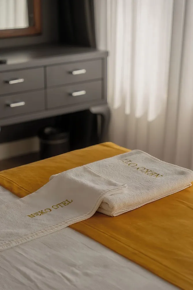 Standard Tek Büyük Yataklı Oda, Kısmi Deniz Manzaralı