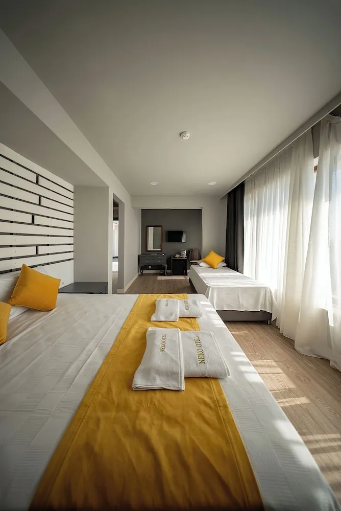 Deluxe Üç Kişilik Oda
