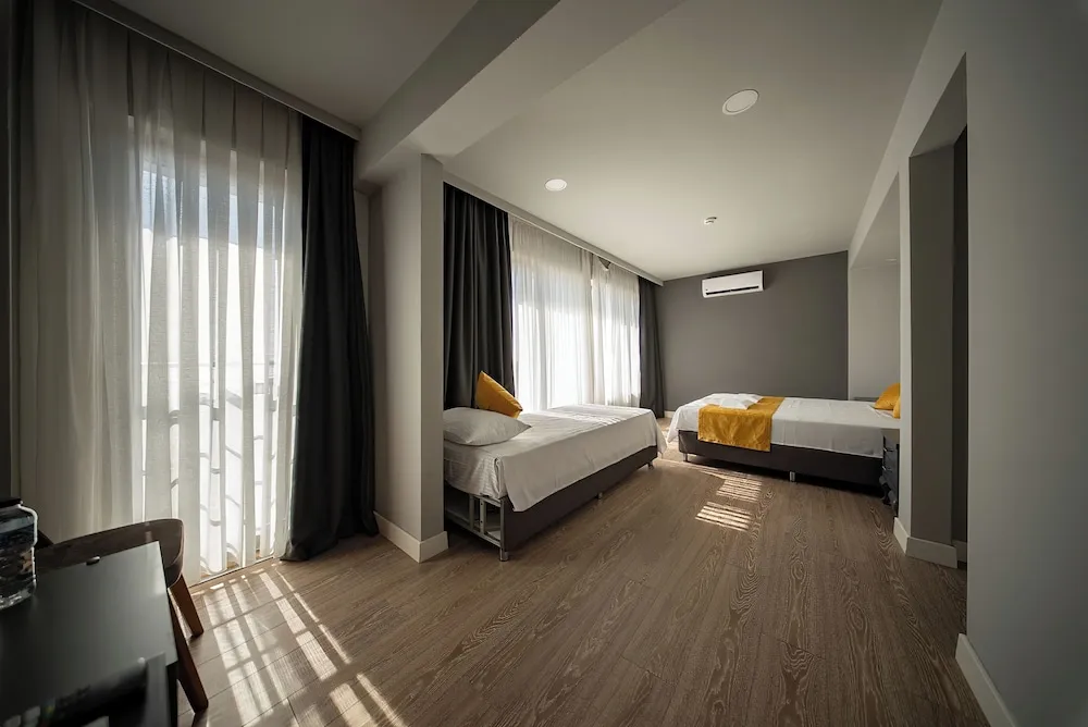 Deluxe Üç Kişilik Oda