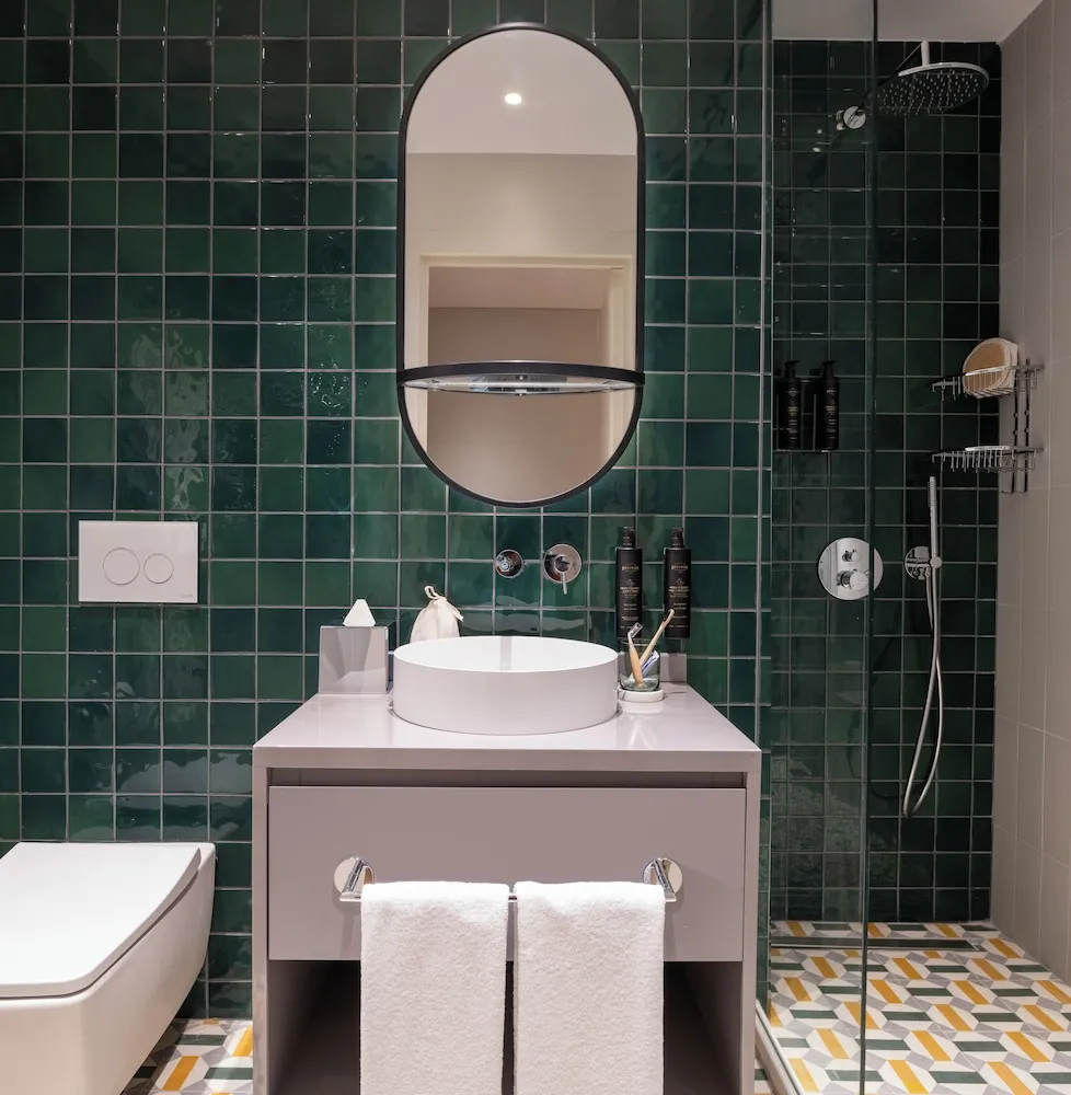 Junior Süit, Balkon