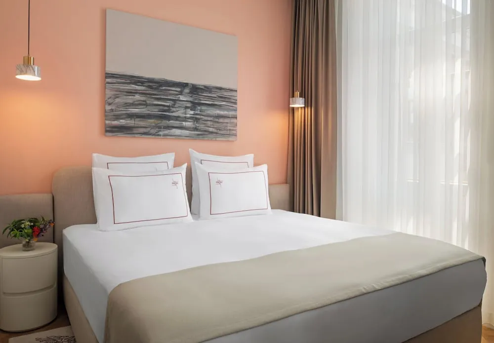 Deluxe Oda, Balkon (French Balcony)