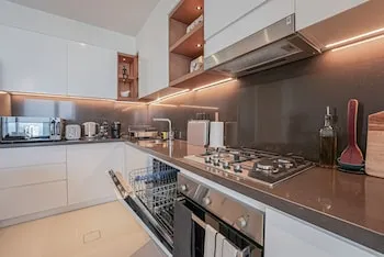 Modern 2BR HighFloor Haven - Vida Marina
