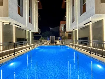 Grand Diker Port Residence