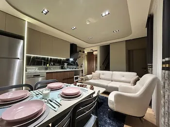 Grand Diker Port Residence