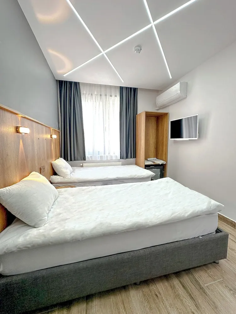 Comfort Tek Büyük Yataklı Oda, 2 Tek Kişilik Yatak, Banyolu/Duşlu, Şehir Manzaralı