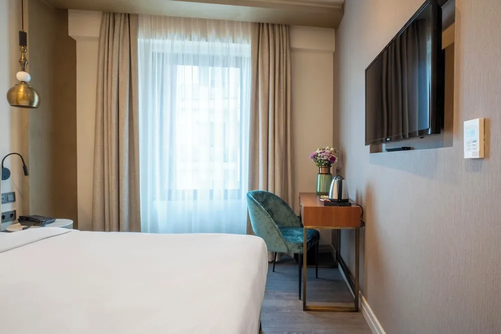 Superior Tek Büyük Yataklı Oda, Şehir Manzaralı