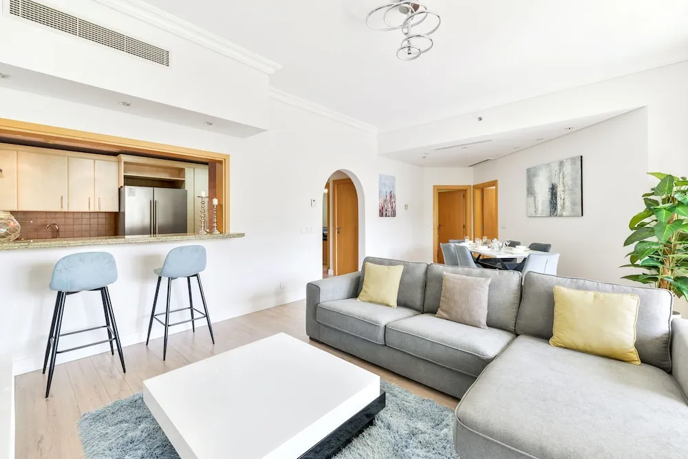 Deluxe 2BR Apartment plus maids