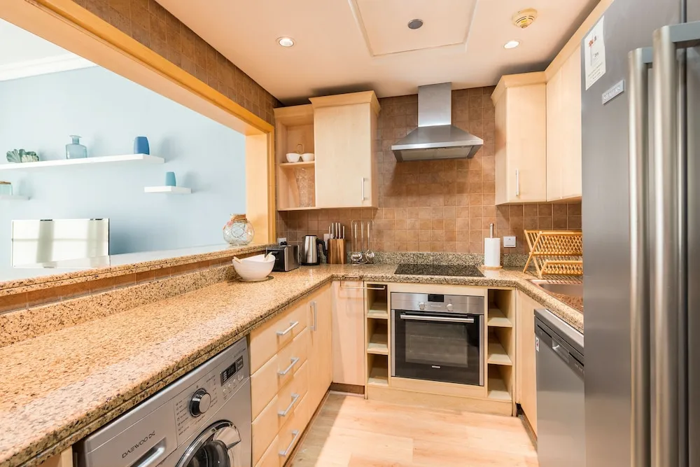 Deluxe 2BR Apartment plus maids