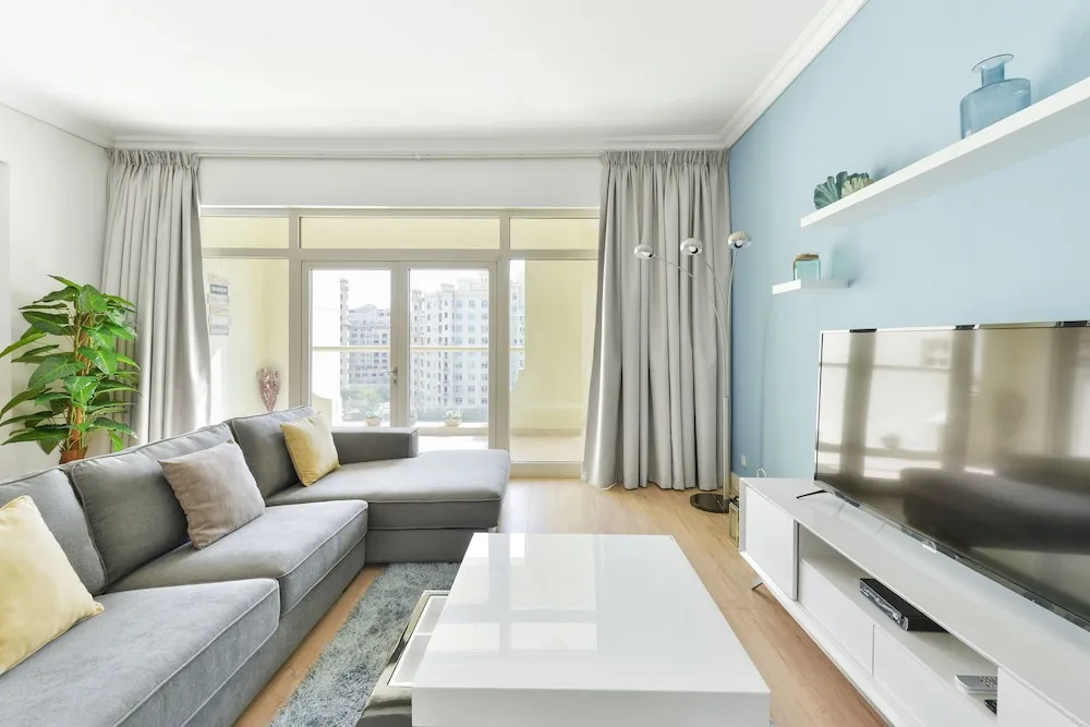 Deluxe 2BR Apartment plus maids