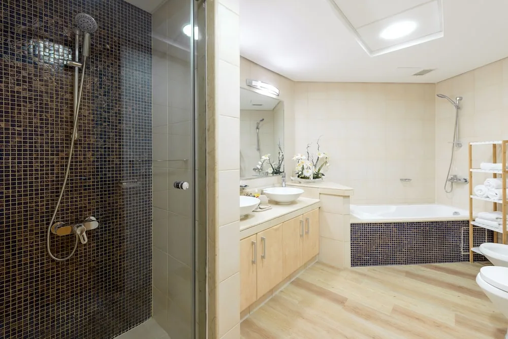 Deluxe 2BR Apartment plus maids