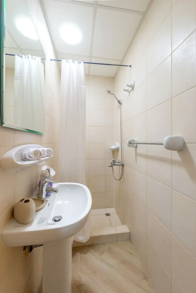 Deluxe 2BR Apartment plus maids