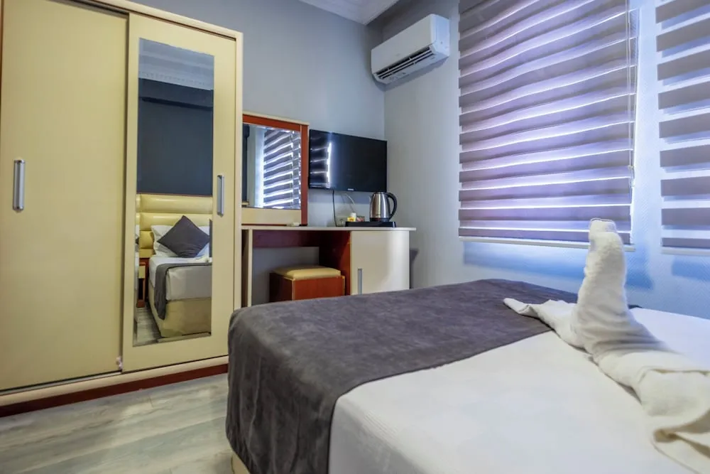 Deluxe Tek Büyük Yataklı Oda