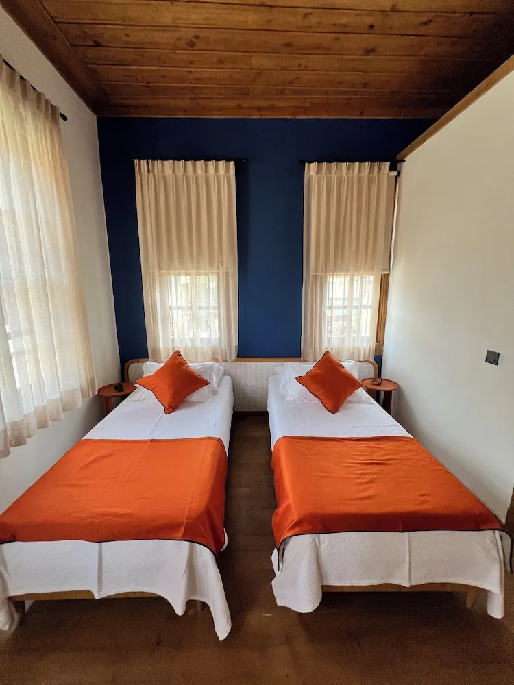 Standard Tek Büyük veya İki Ayrı Yataklı Oda, Şehir Manzaralı