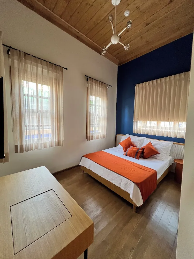 Standard Tek Büyük veya İki Ayrı Yataklı Oda, Şehir Manzaralı