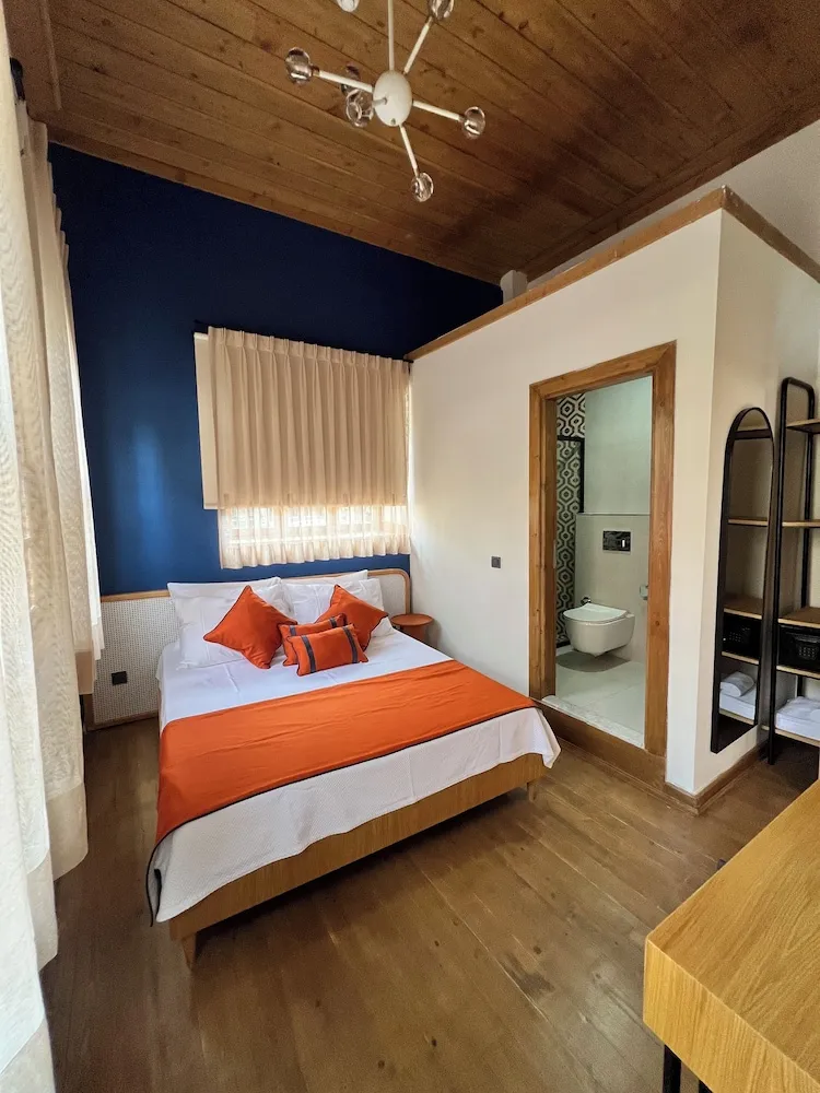 Standard Tek Büyük veya İki Ayrı Yataklı Oda, Şehir Manzaralı