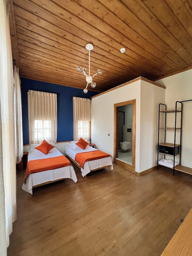 Standard Tek Büyük veya İki Ayrı Yataklı Oda, Şehir Manzaralı