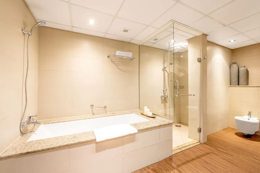 Deluxe 1BR Suite