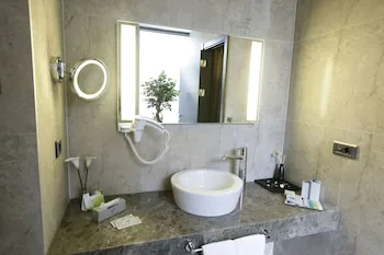 RYS Hotel & Restaurant