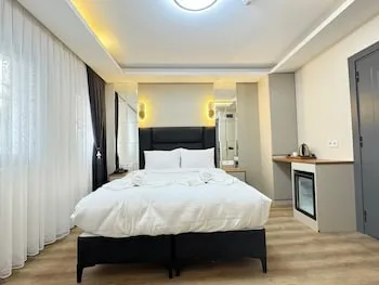 Robin Hotel