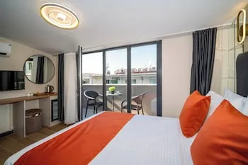 Robin Hotel