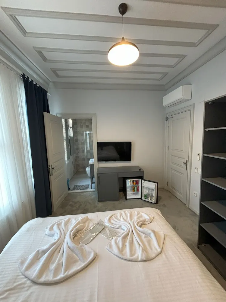 Deluxe Tek Büyük Yataklı Oda