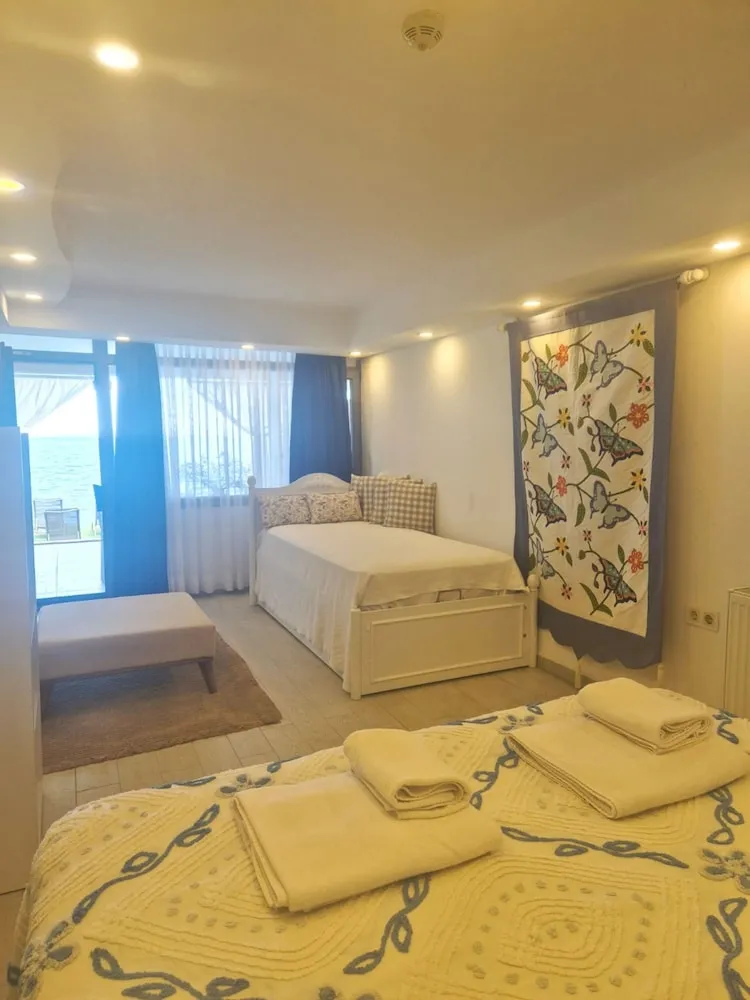Klazomenai Room
