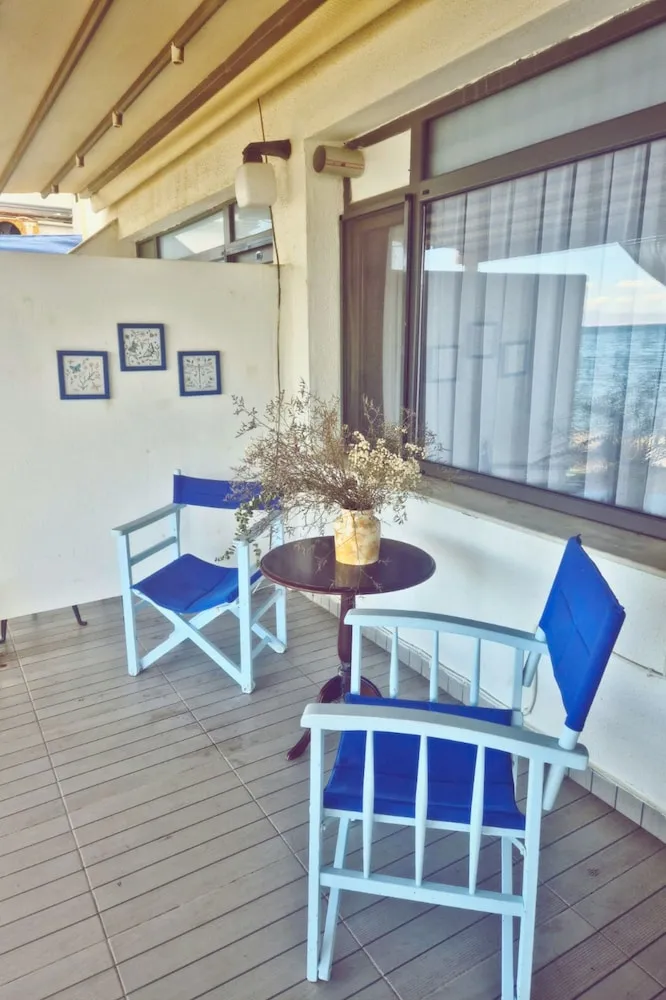 Klazomenai Room