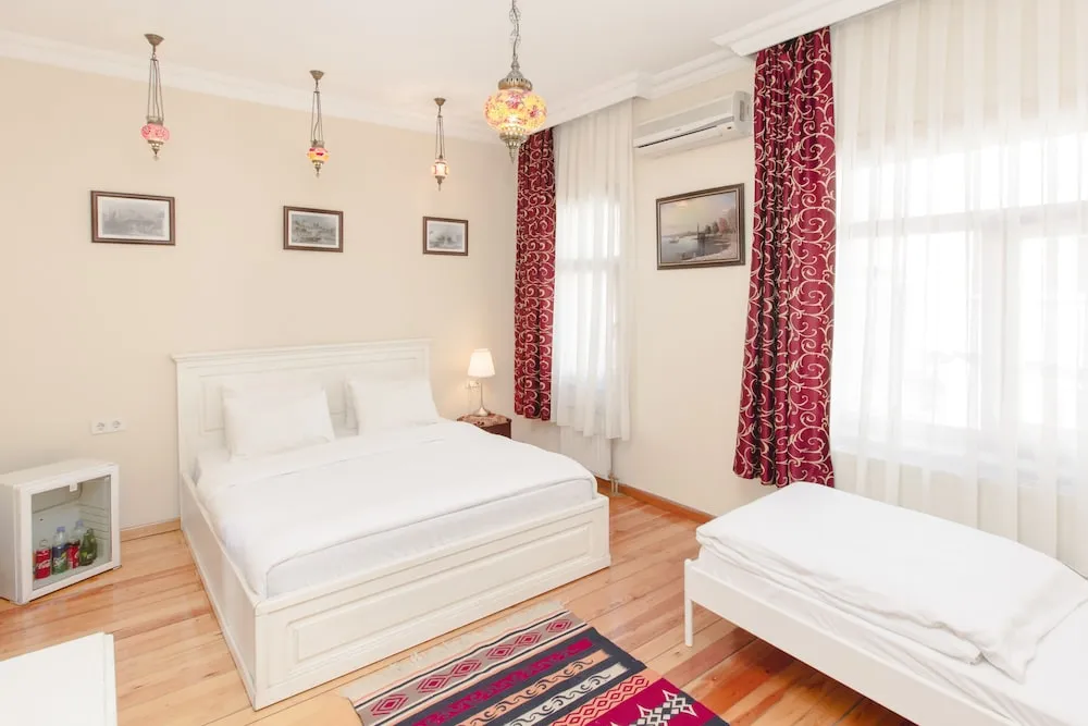 Standard Üç Kişilik Oda