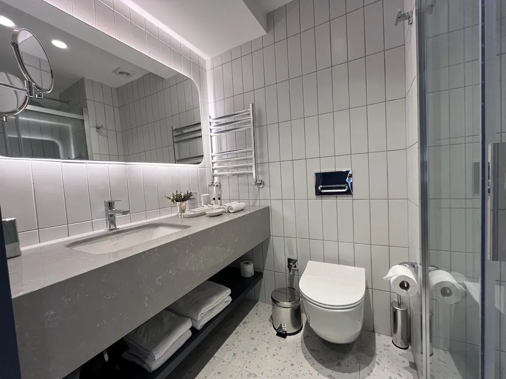 Panoramic Oda, Balkon, Göl Manzaralı