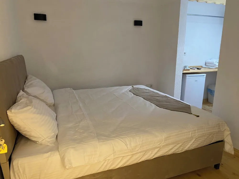 Economy Tek Büyük Yataklı Oda