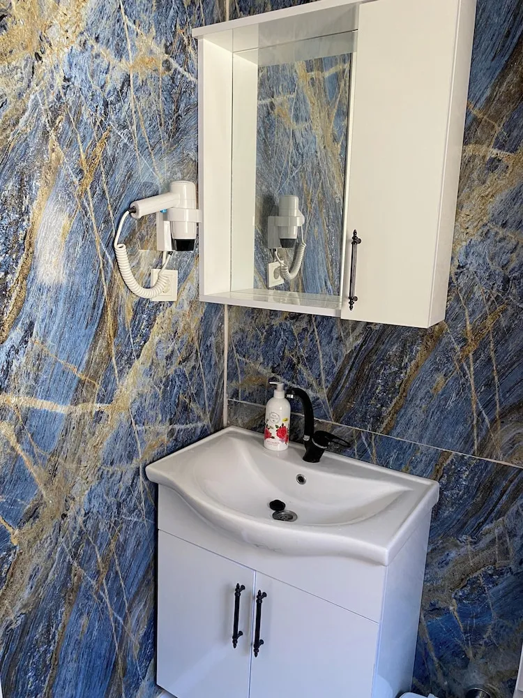 Economy Tek Büyük Yataklı Oda