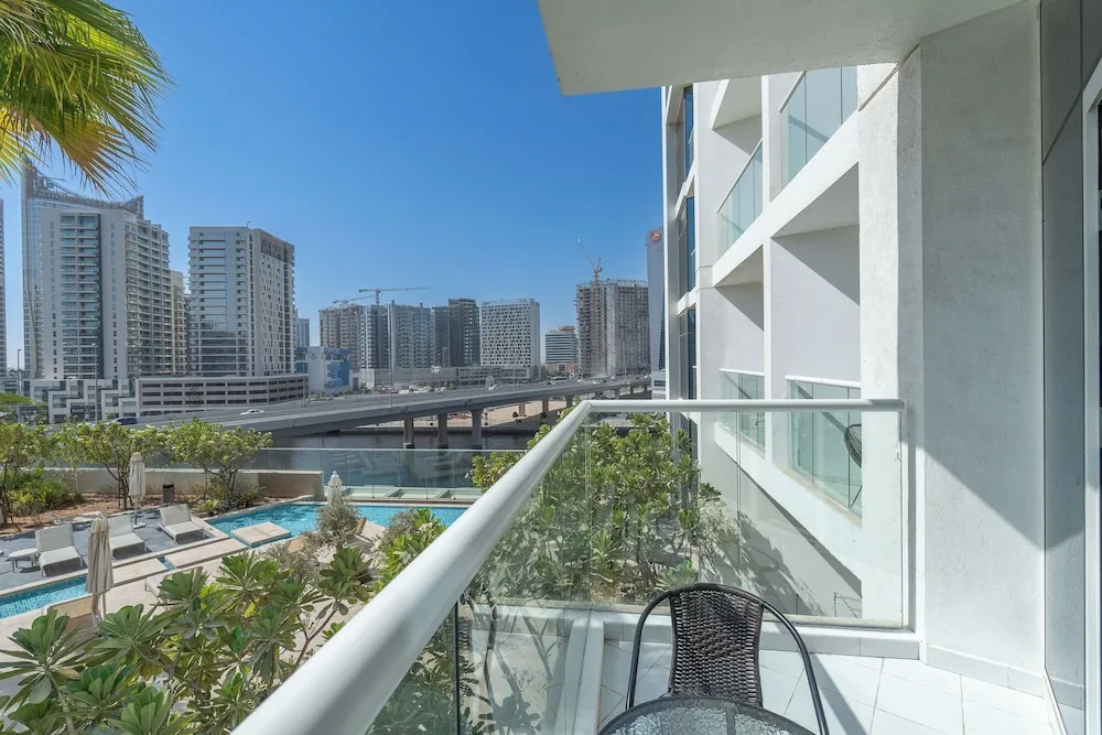 Superior Stüdyo, Balkon