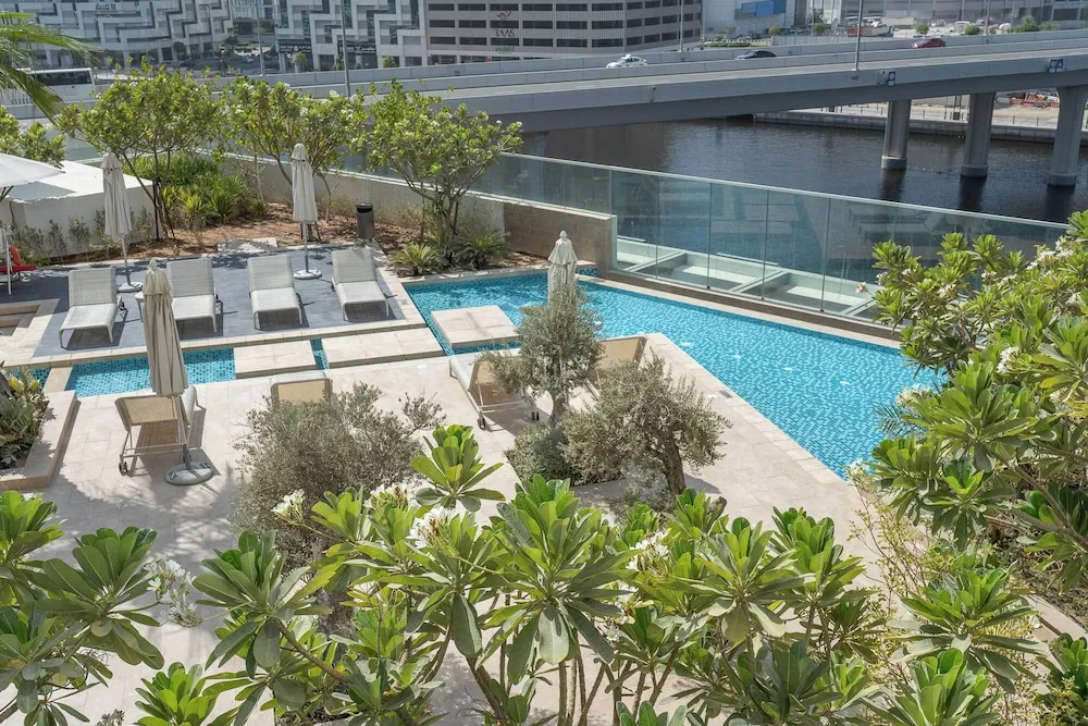 Superior Stüdyo, Balkon