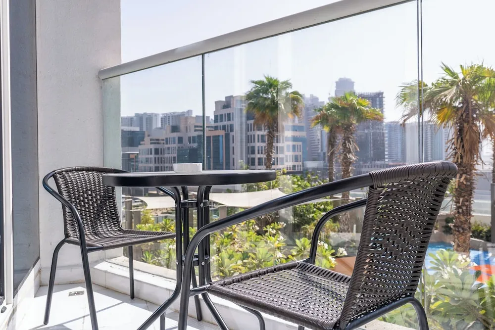 Superior Stüdyo, Balkon