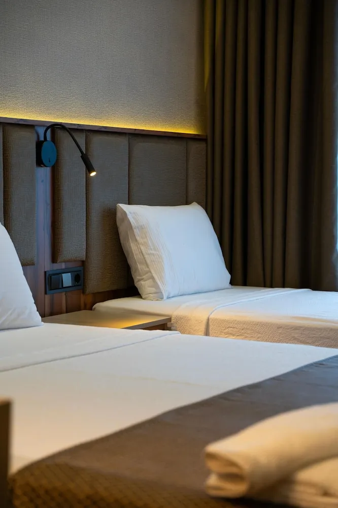 Comfort Büyük Yataklı Tek Kişilik Oda, Şehir Manzaralı