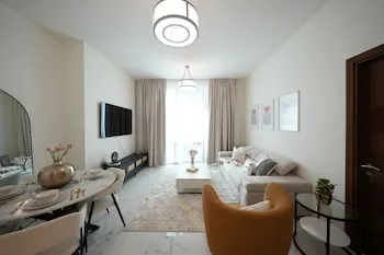 Yogi - Lake-Side Fancy Apartment Near Dubai Mall