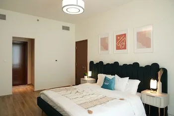 Yogi - Lake-Side Fancy Apartment Near Dubai Mall