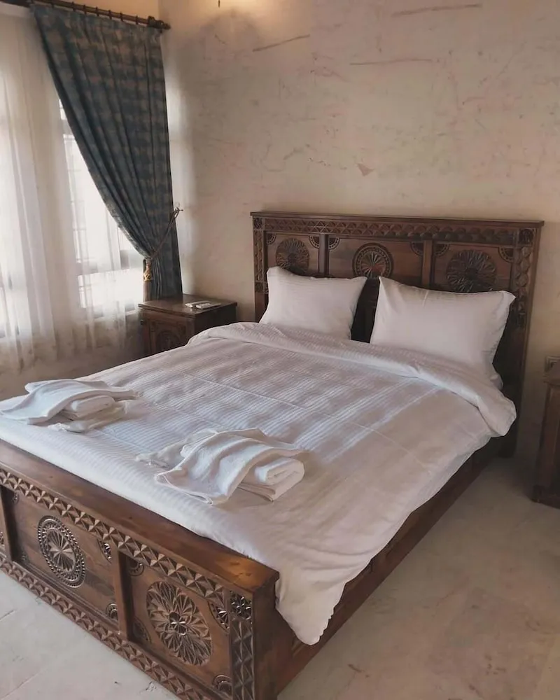 Standard Tek Büyük veya İki Ayrı Yataklı Oda, Şehir Manzaralı