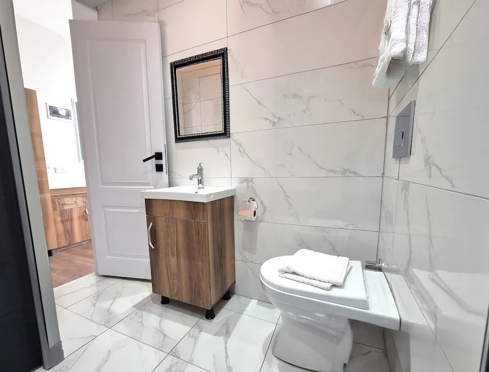 İki Ayrı Yataklı Oda, Balkon, Şehir Manzaralı