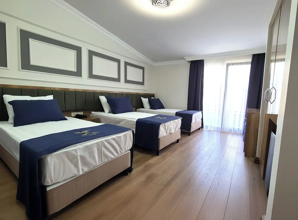 Üç Kişilik Oda, Balkon