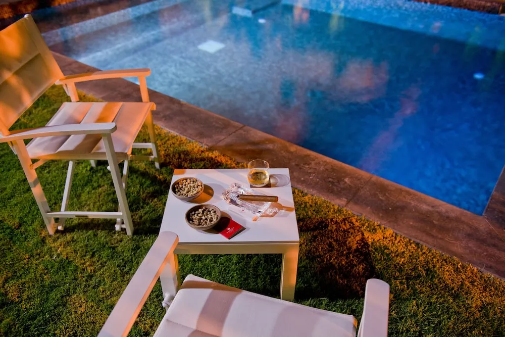 Villa, 1 En Büyük (King) Boy Yatak, Sigara İçilmez (Private Pool)