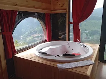 Ona Suit Bungalov